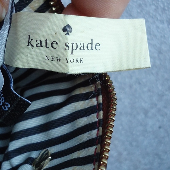 Kate Spade Cobble Hill Bee Burgundy Red Pebbled Leather Wristlet J183 - Picture 9 of 12